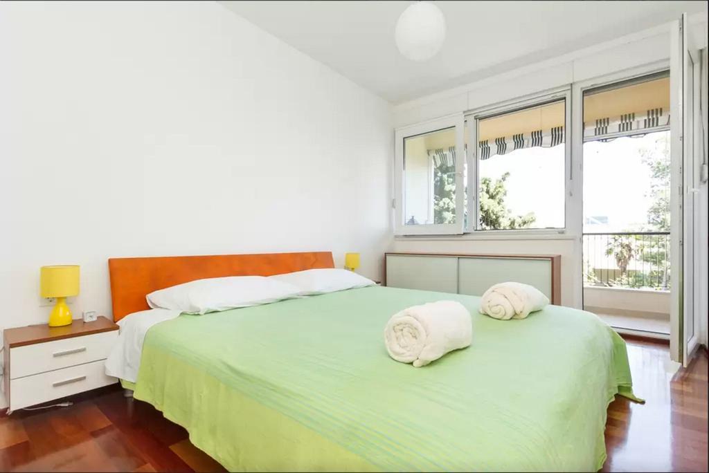Put Meja Apartament Split